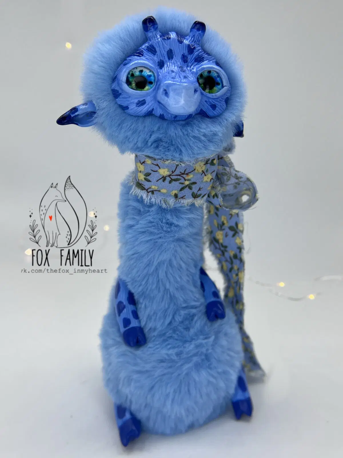 Маффин очень скромный, но большой мечтатель, обожает детективы и лунные ночи