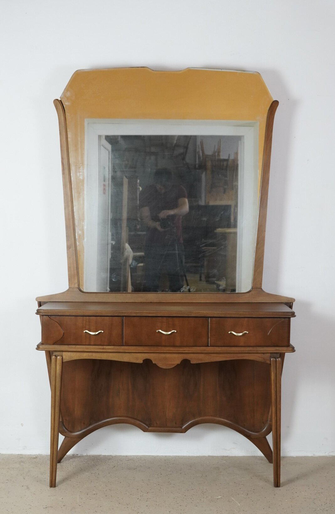 Туалетный столик в стиле ар-деко