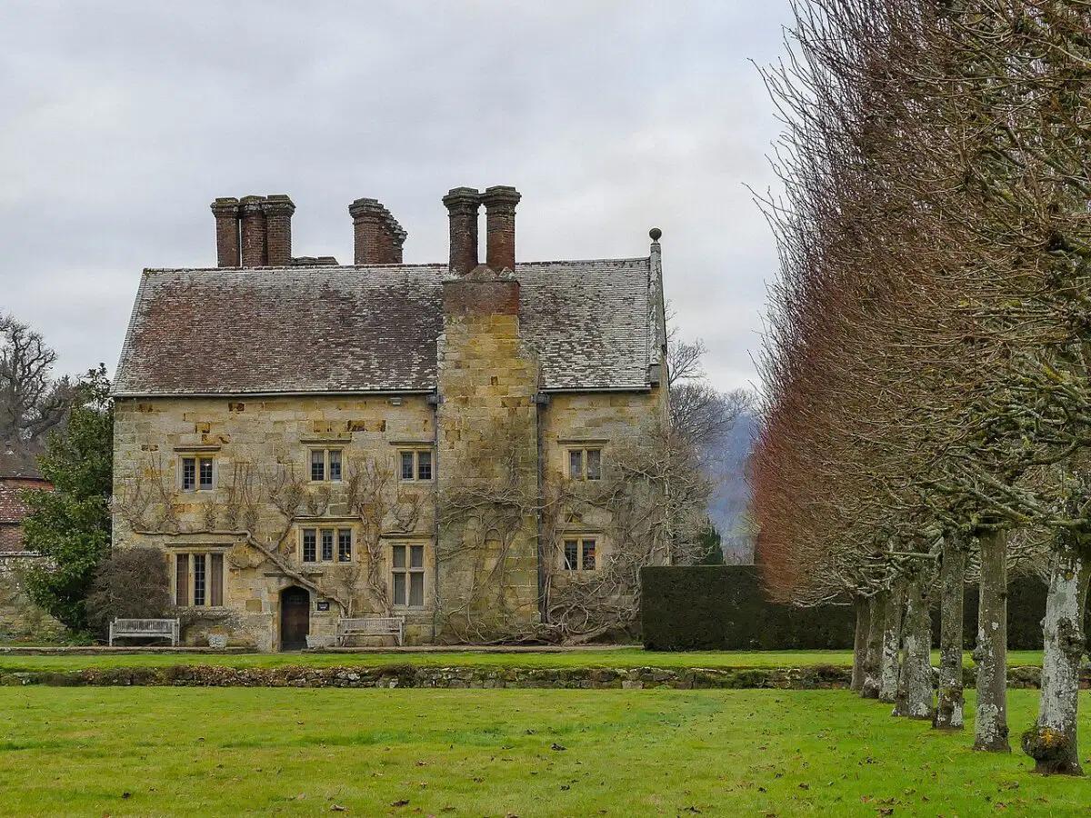 дом передан в отдельный фонд и поэтому там получилось создать дом-музей