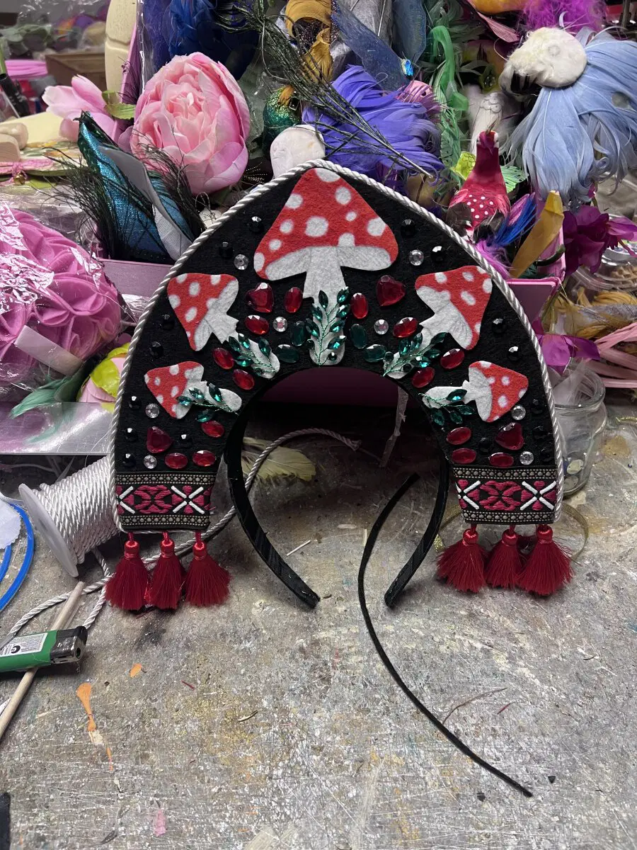 Кокошник с мухоморами