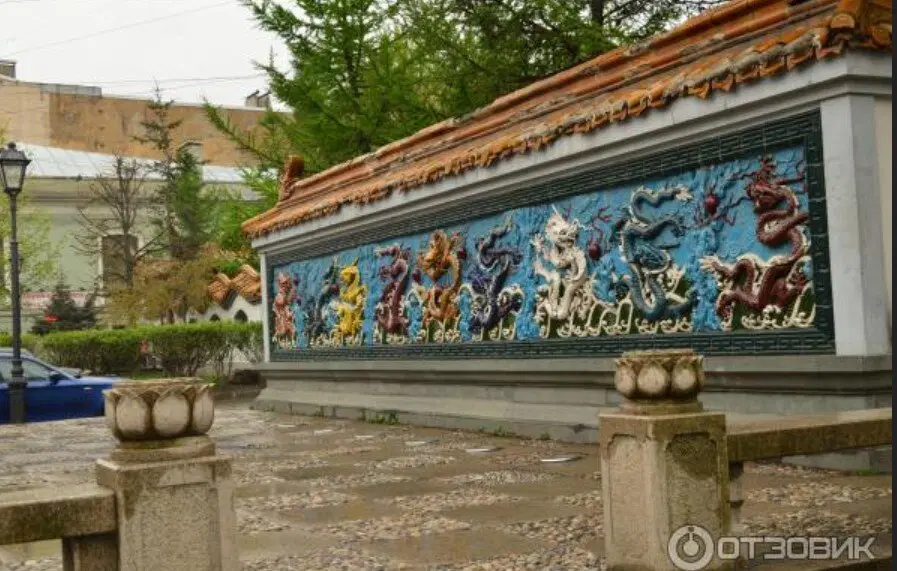 Петербург - подарок Шанхая на 300 летие - стена драконов часть сада дружбы (часть 2)