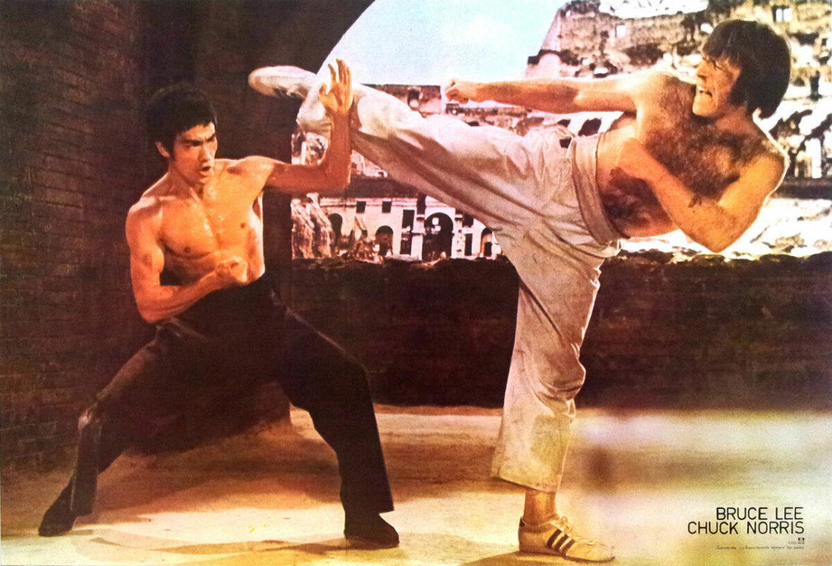 Тут он с Чаком Норрисом дерется