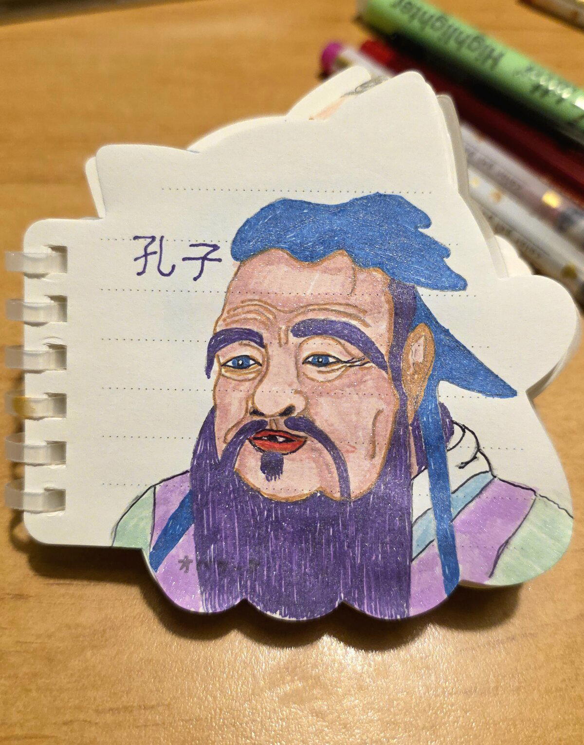 У всех древних китайцев были такие шапочки на головах с завязками. Модификаций много, каждая что-то символизирует.