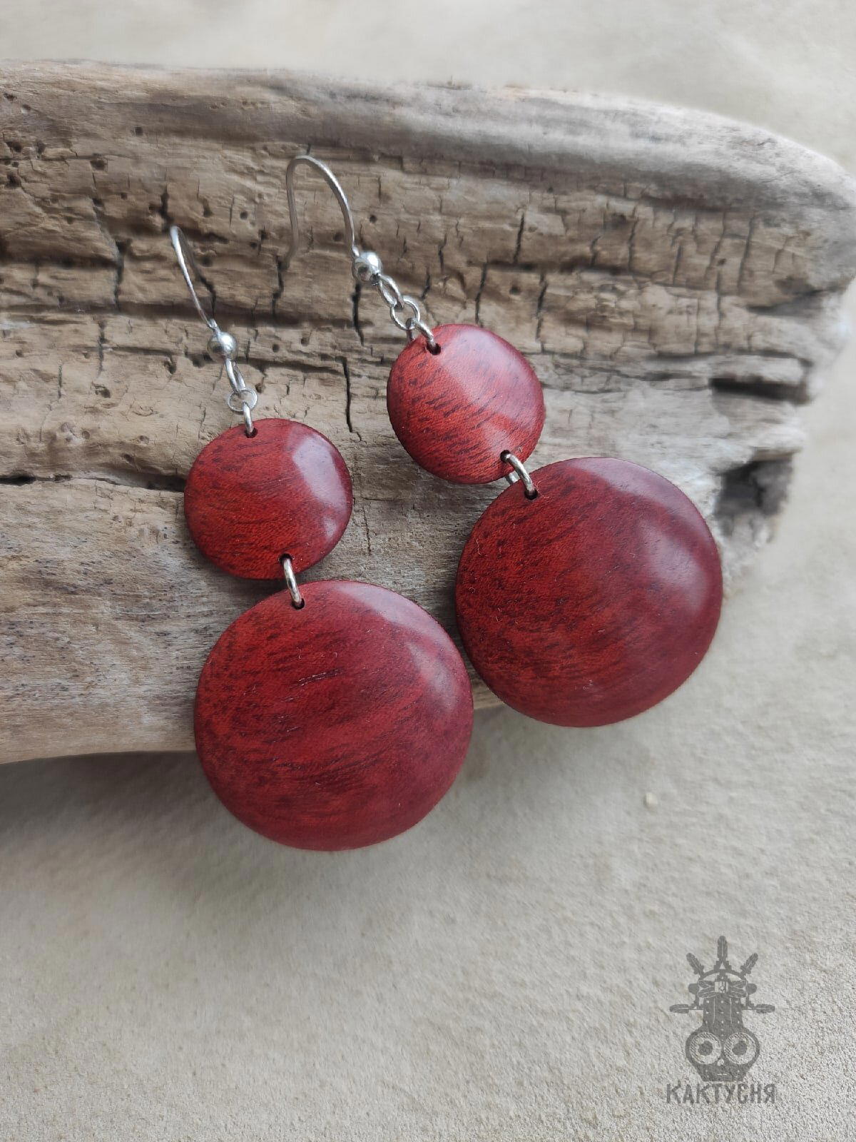 Серьги из блудвуда