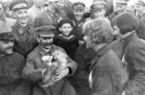 Спасибо товарищу Сталину за вомбачье счастливое детство!