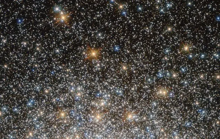 Внешняя область M 15, где концентрация звезд существенно меньше, чем в ядре / © NASA/ESA