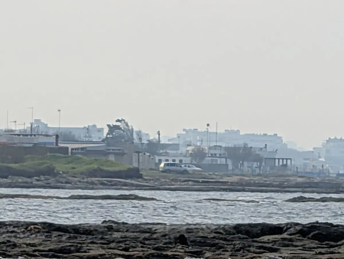 Вдалеке город бари