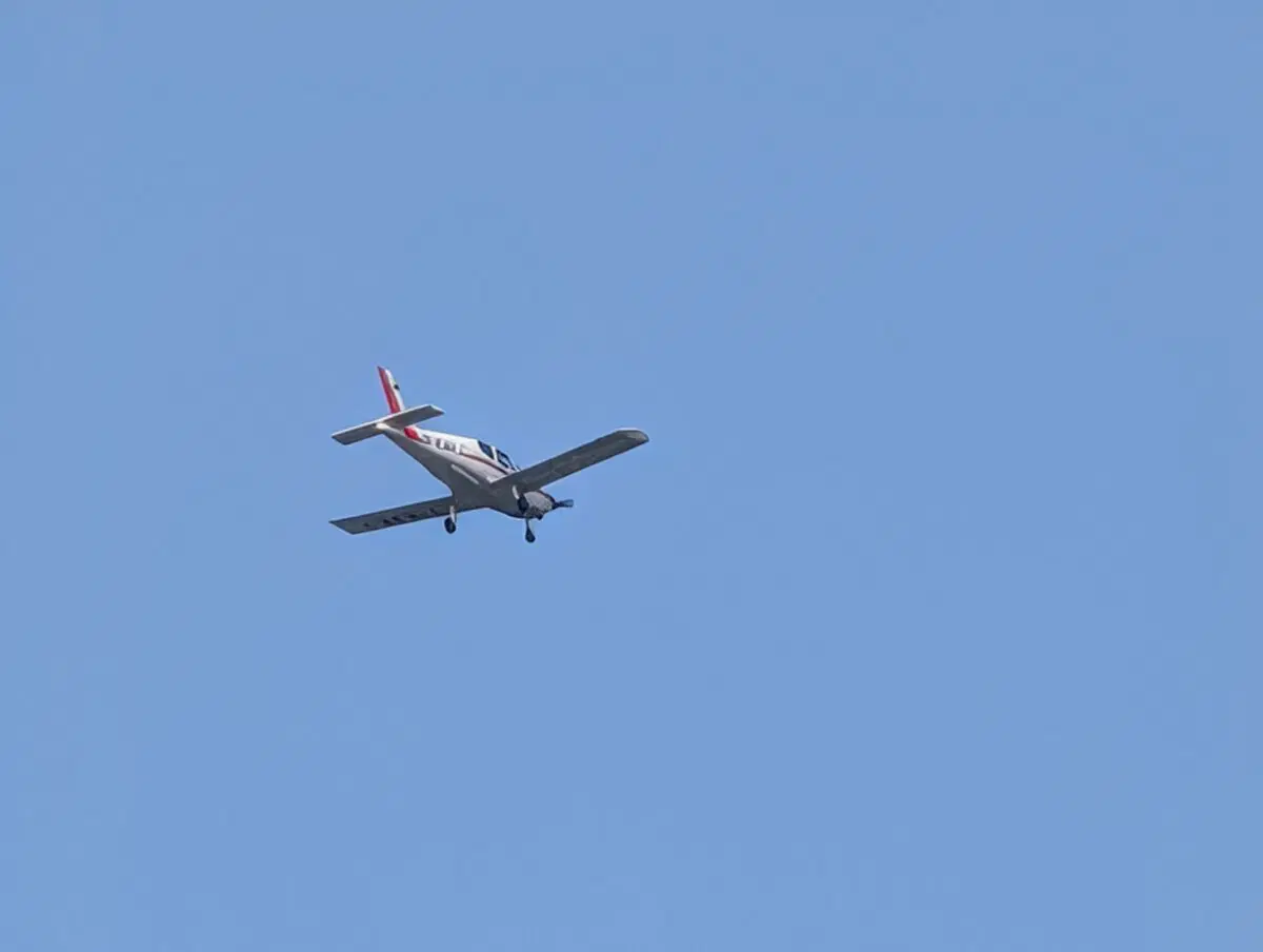 Летают самолеты