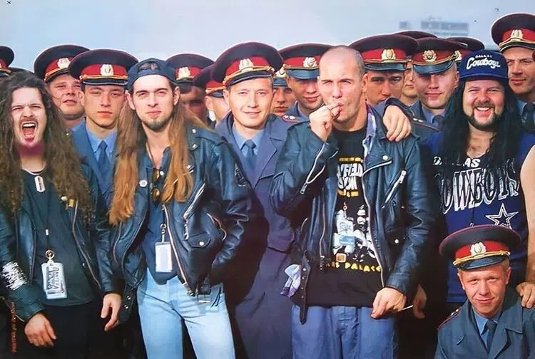 "Пантера" с фанатами на фестивале "Монстры рока", Тушино, Москва, 1991 год.