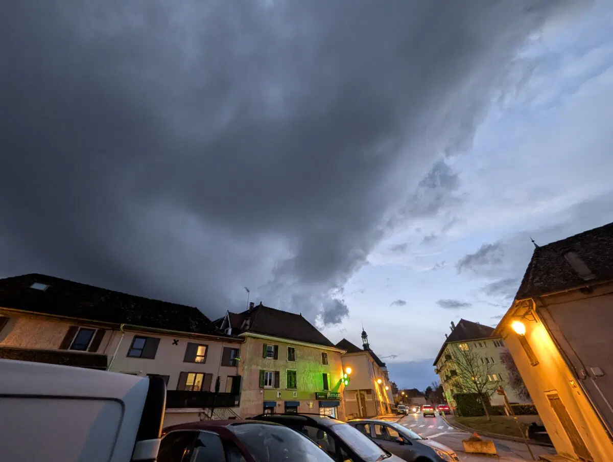 А вот и гроза