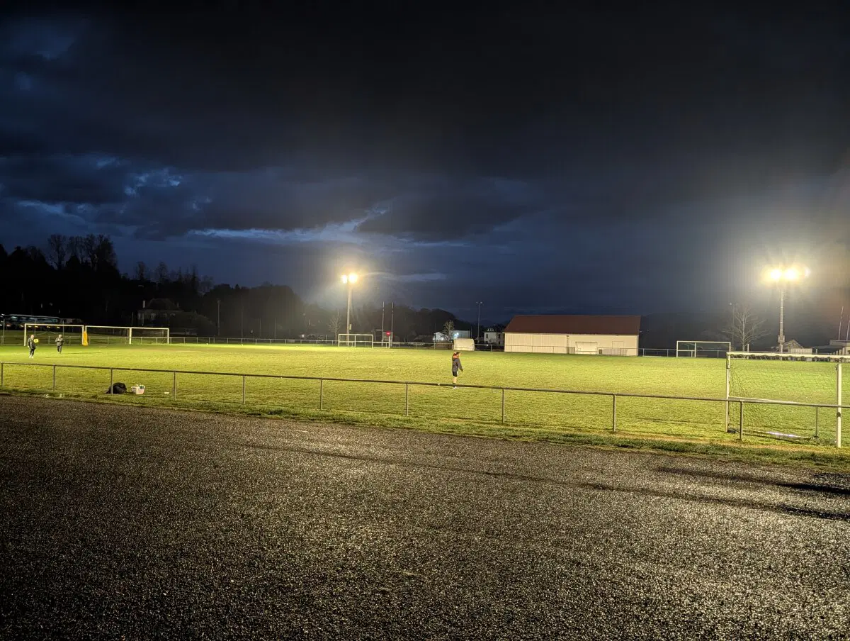 Даже стадион есть в этой деревне 