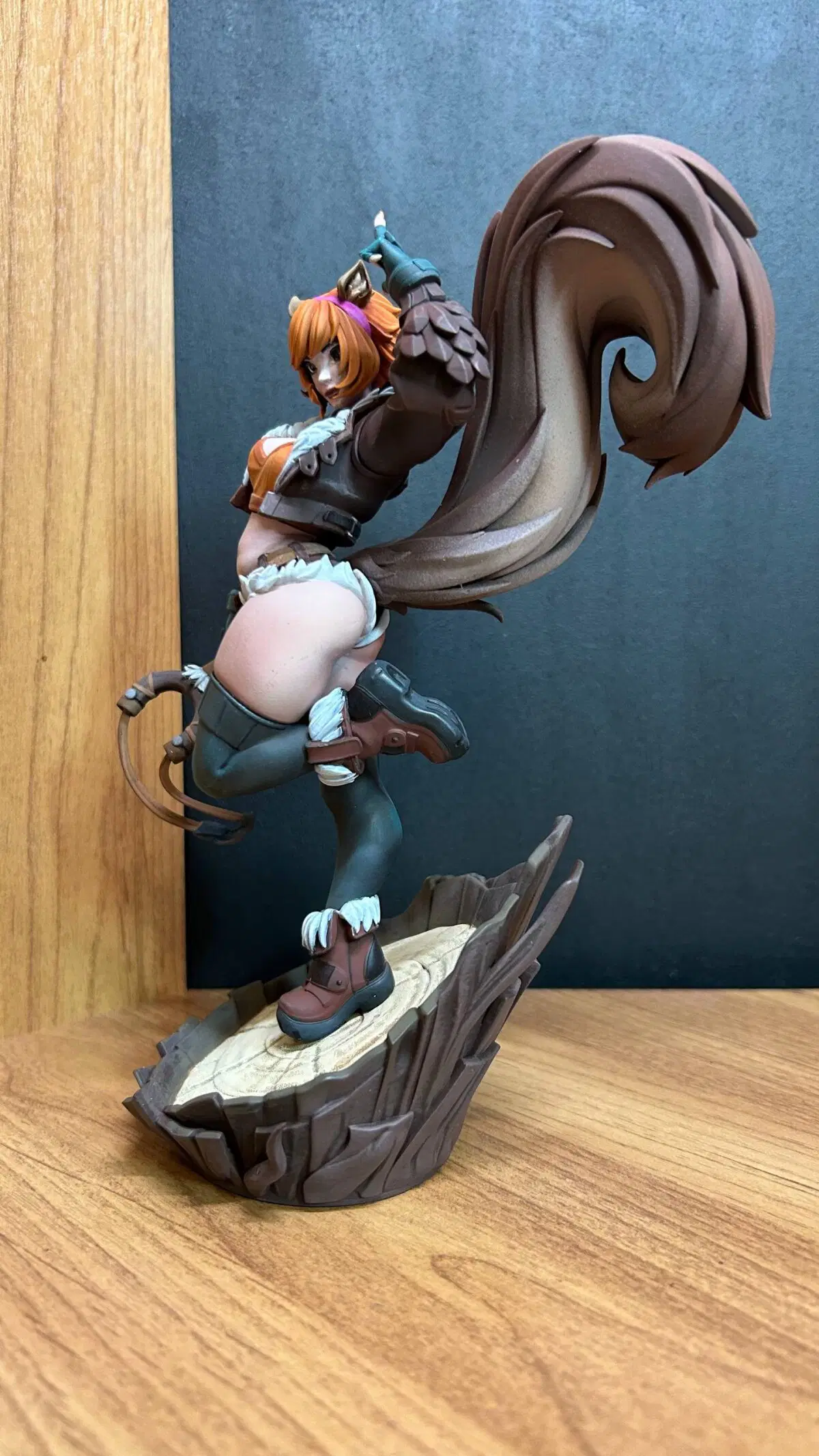 Девушка-белка