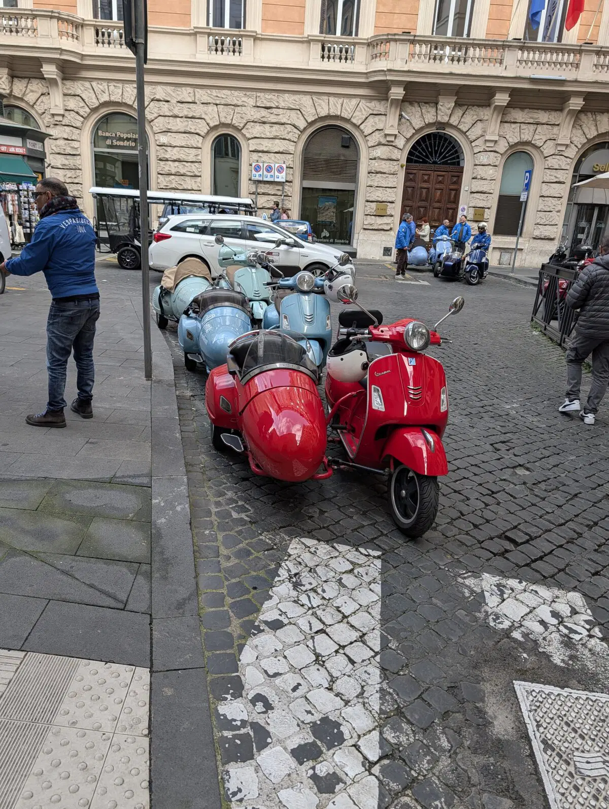 Мотороллер веспа. 