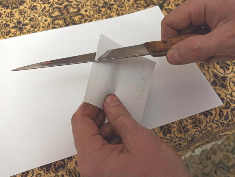 Рукоять ножа из бука, в перерывах между работой