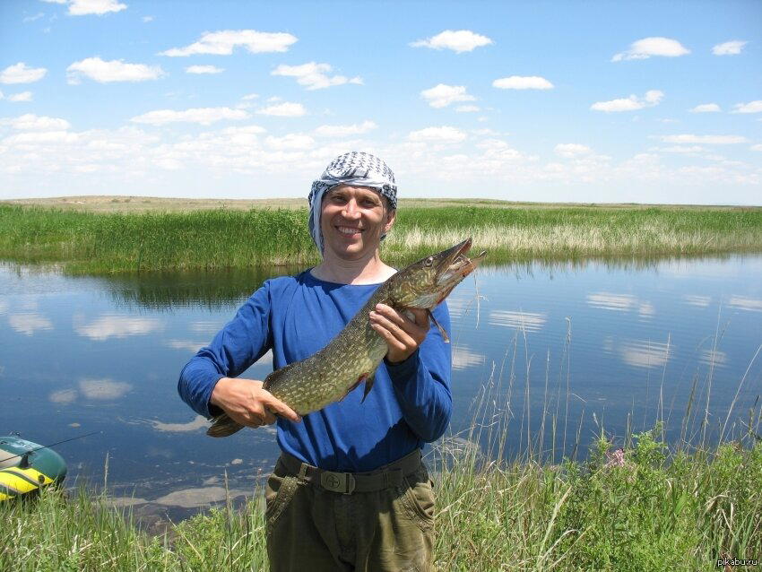 Впервые в жизни ездил на рыбалку за щукой, и поймал!