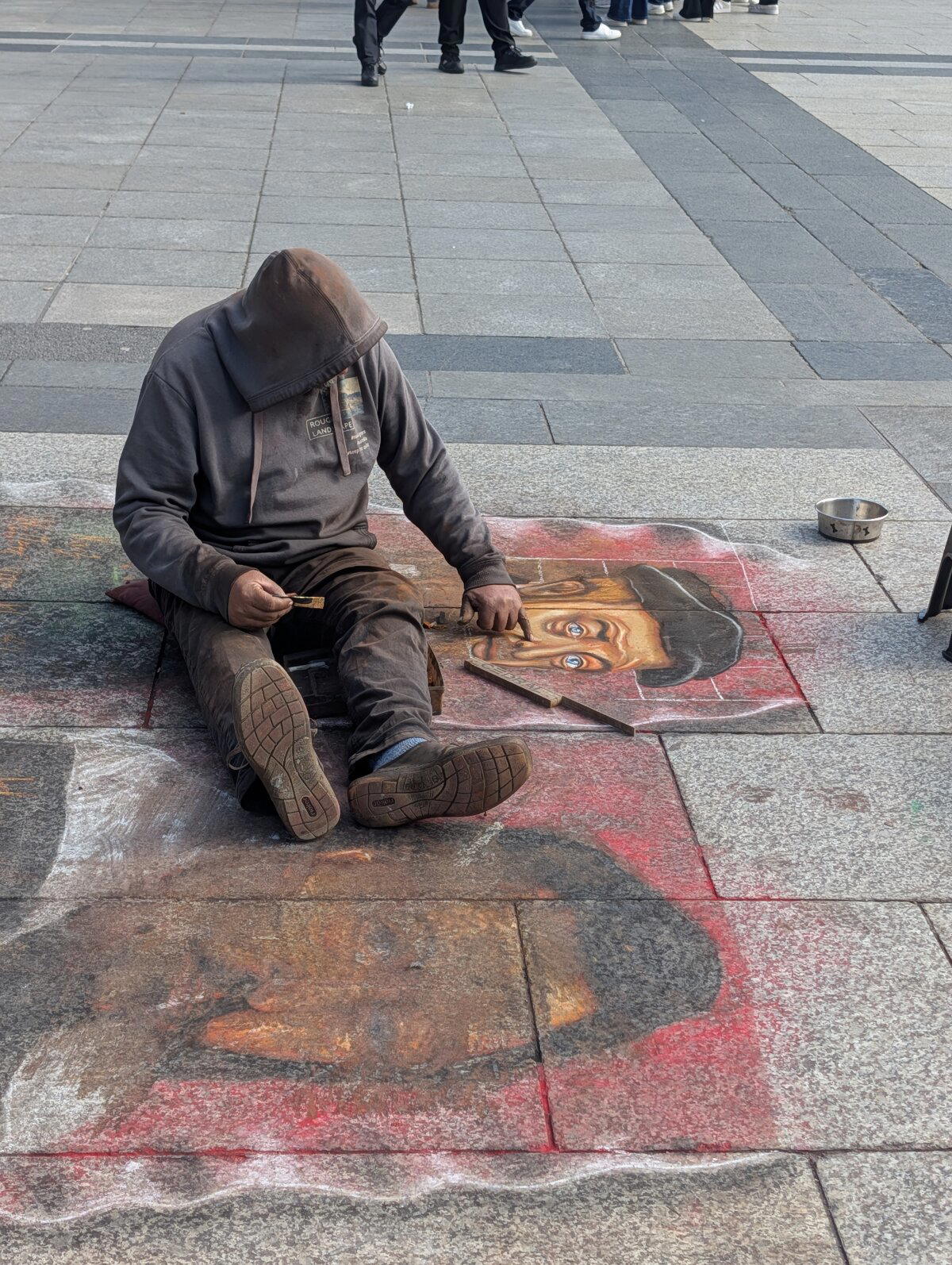 Пишет мелом