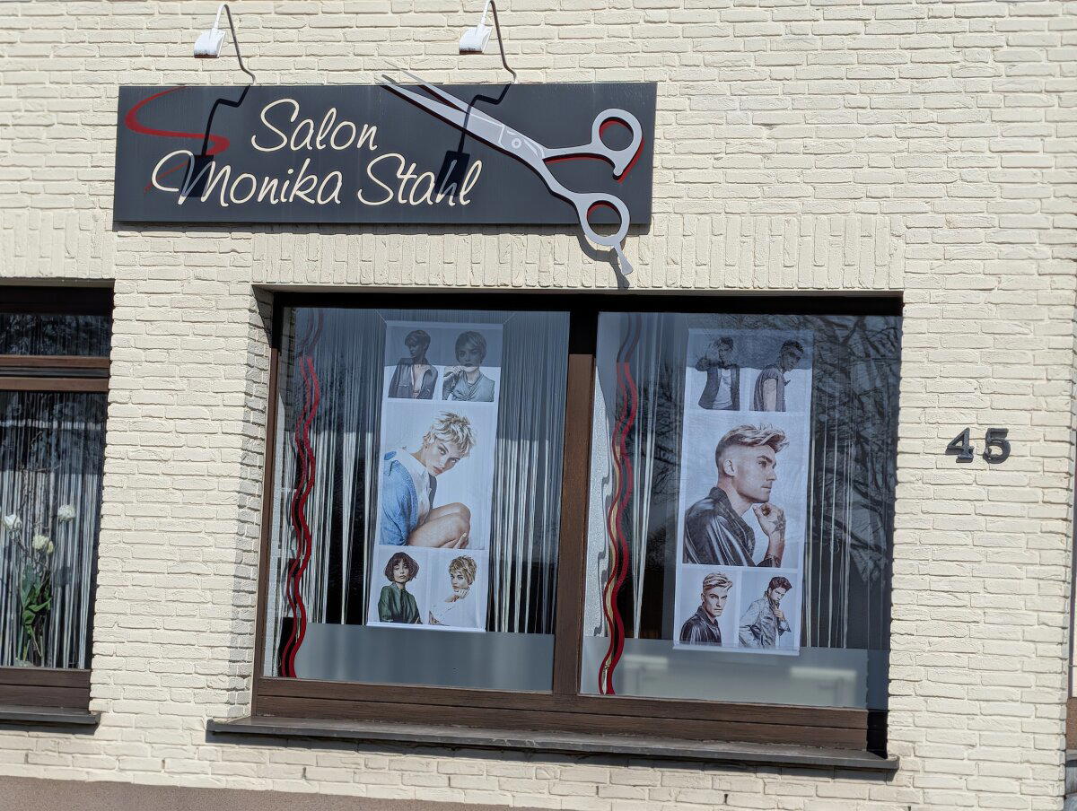 Моника сделает из вас арийца.