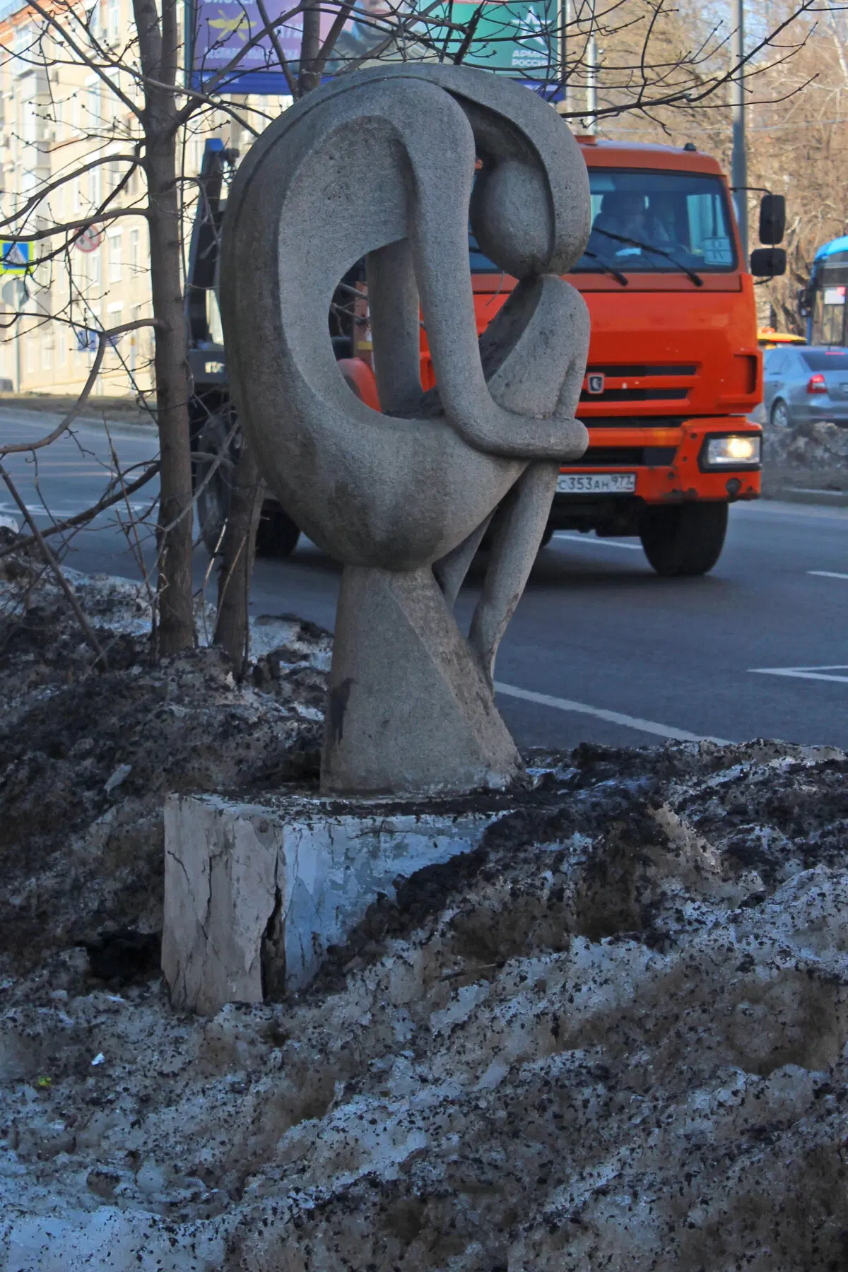 Море, корабли, маяки, якоря и Ассоль района Котловка.