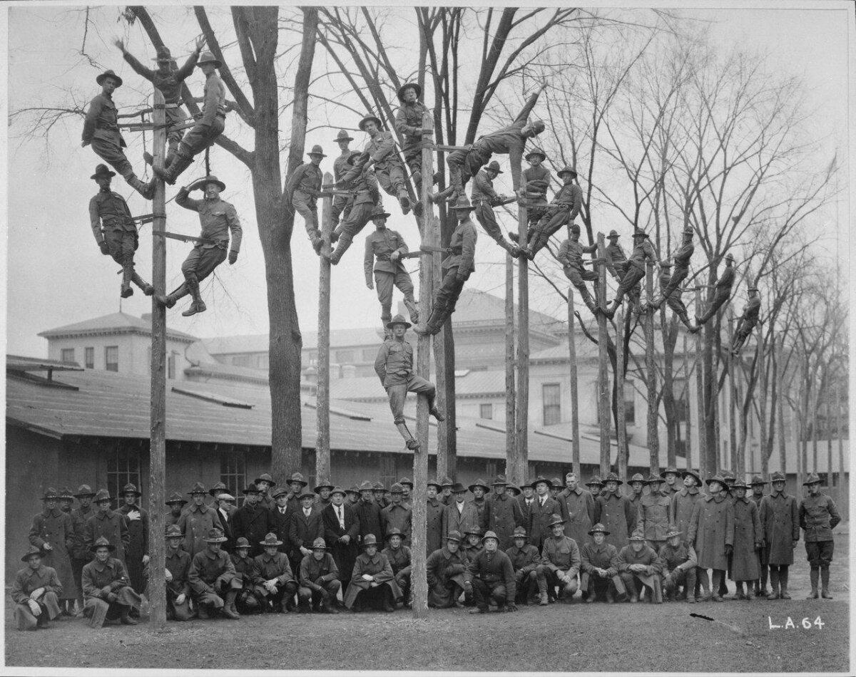 Групповое фото электриков, 1918 год.