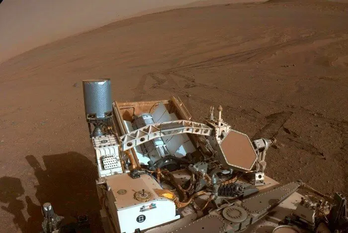 Марсоход Perseverance в условиях местного естественного освещения / © NASA/JPL-Caltech