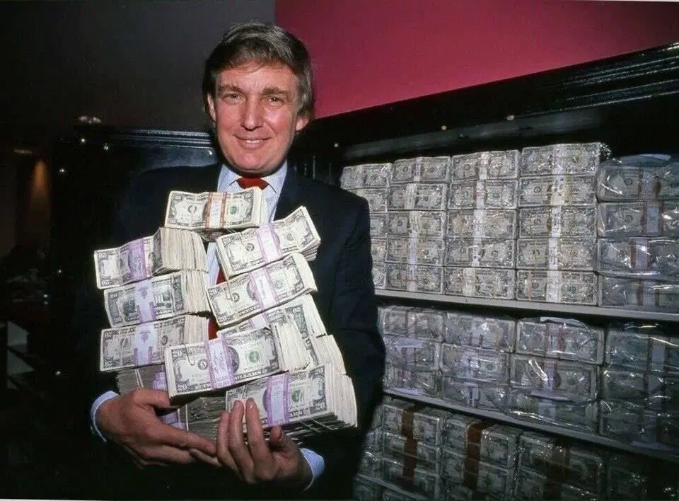 Дональд Трамп в своём казино Трамп Тадж-Махал, 1990 год.