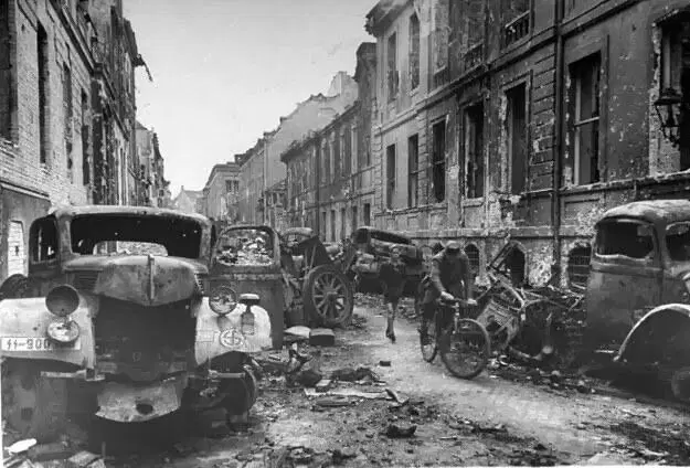 Разрушенный Берлин, 1945 год