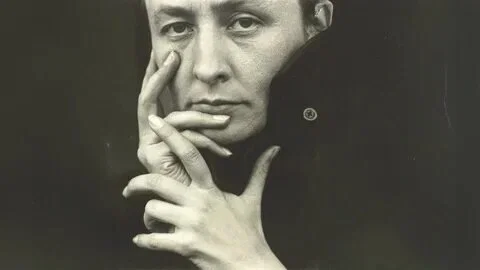 Сама художница