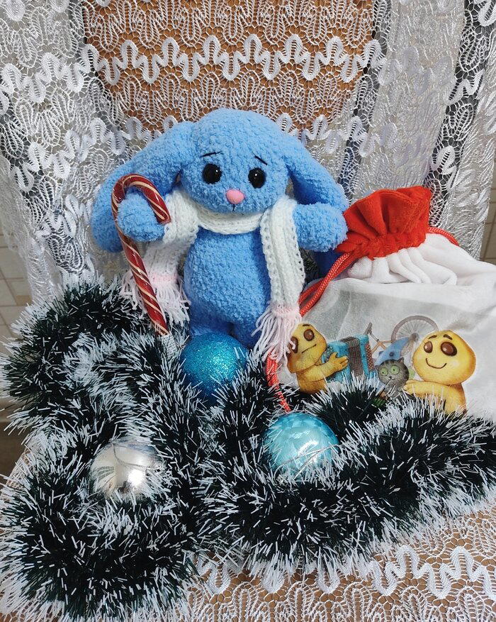 Зайцы новогодние
