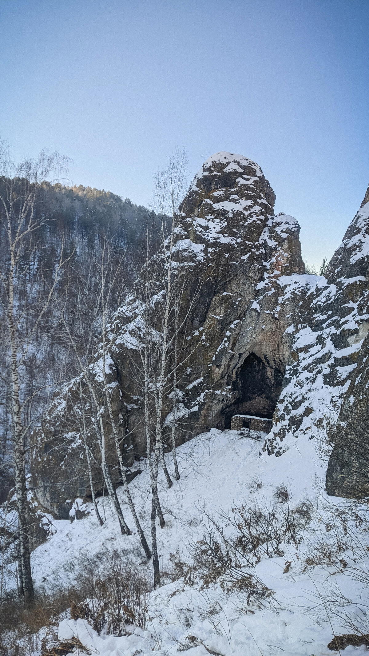 Сивые скалы, изба Магда, грот Телевизор. Красноярск
