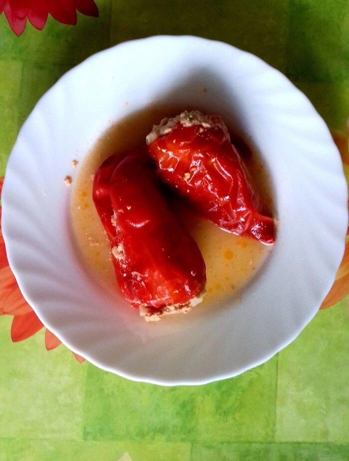 Перцы фаршированные мясом с рисом