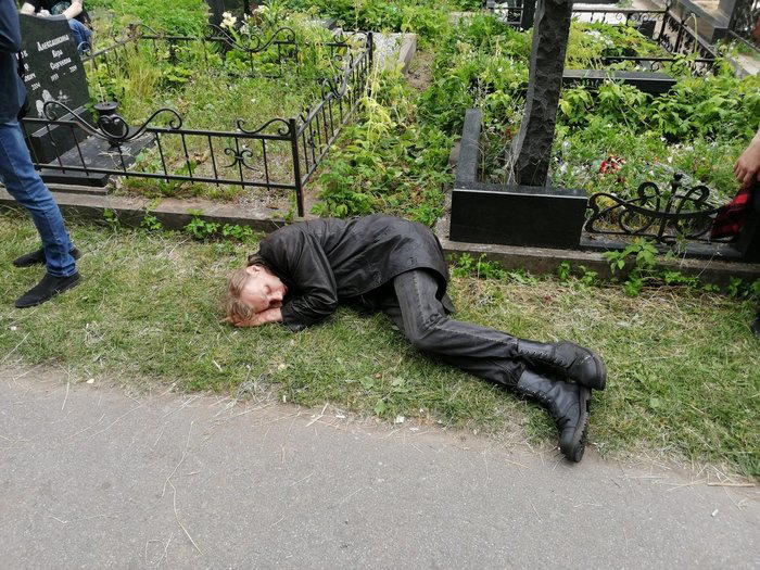 Этот устал) 