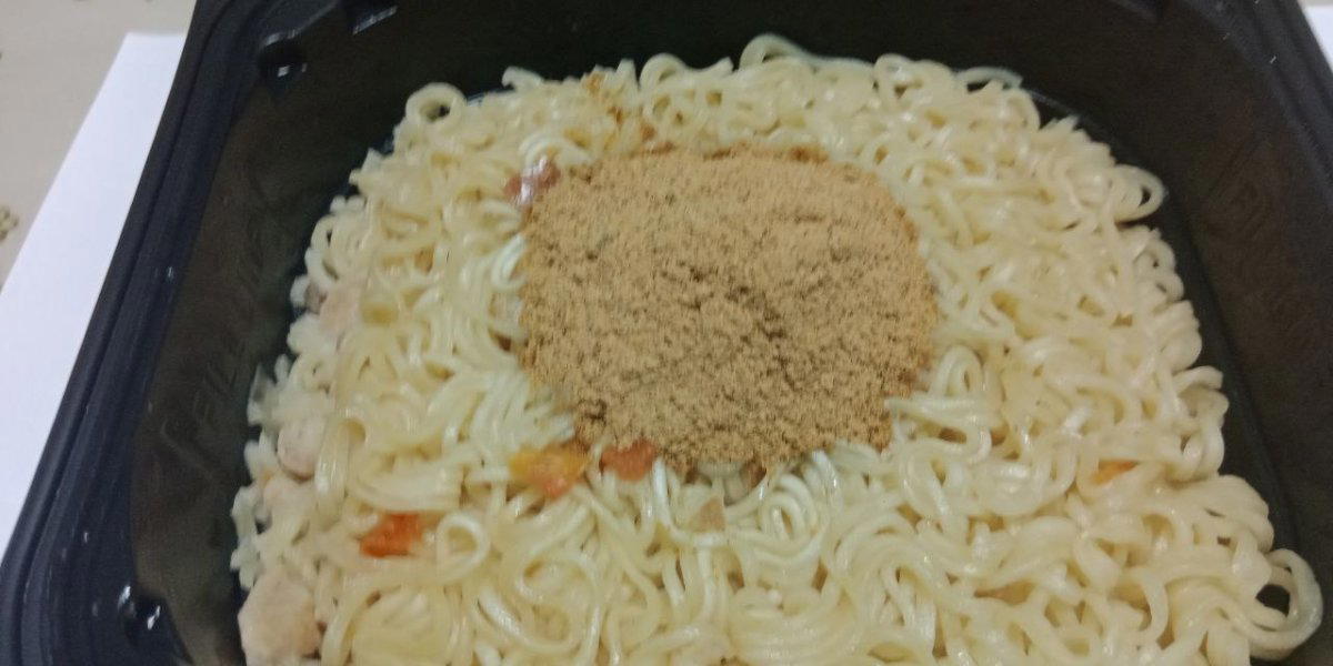 Обзор на американскую лапшу Maruchan Fire Yakisoba острая говядина со специями.