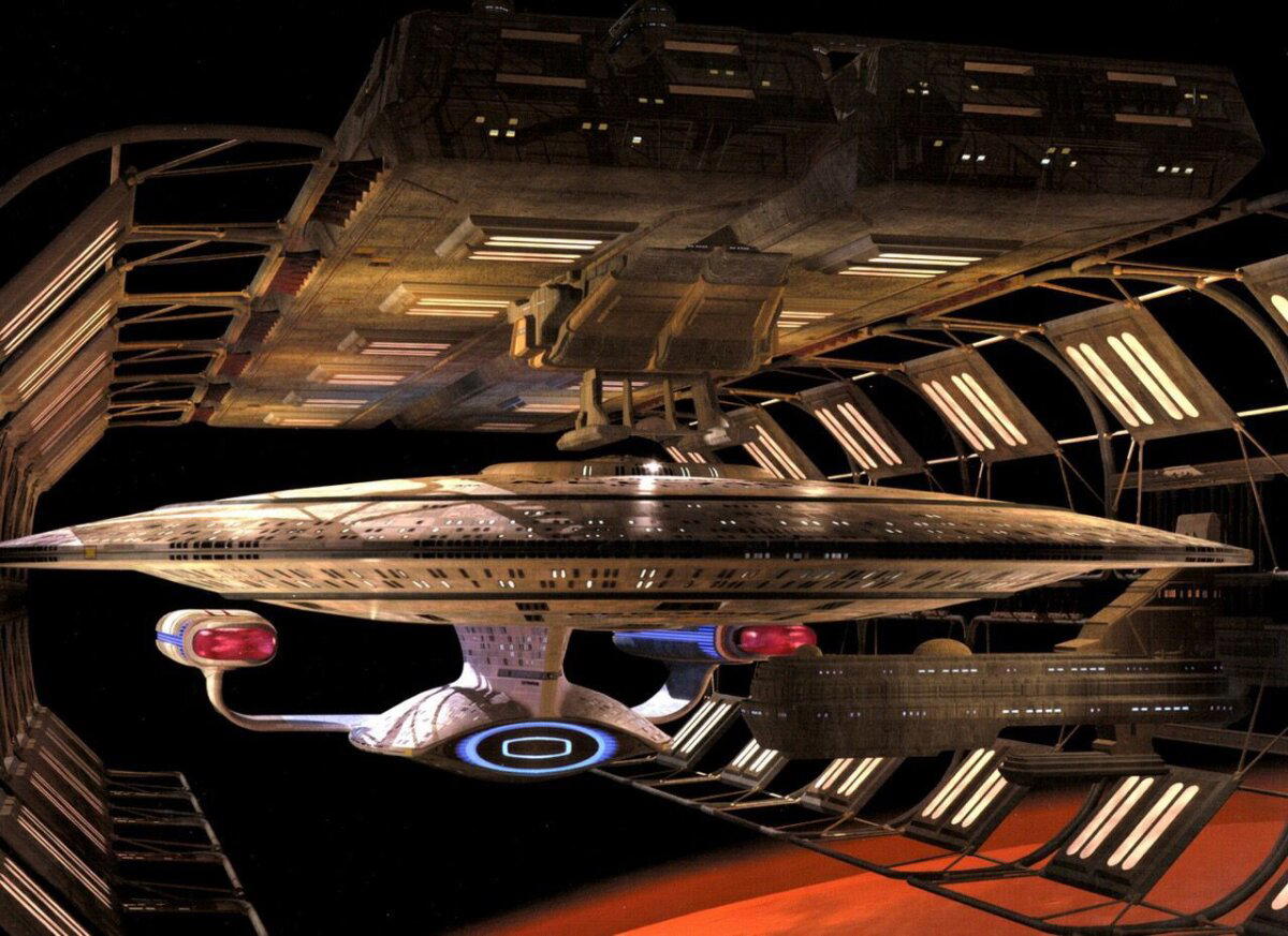 А что если? Чем бы закончилось противостояние звездолёта USS Enterprise-D c звездным разрушителем класса "Imperial"