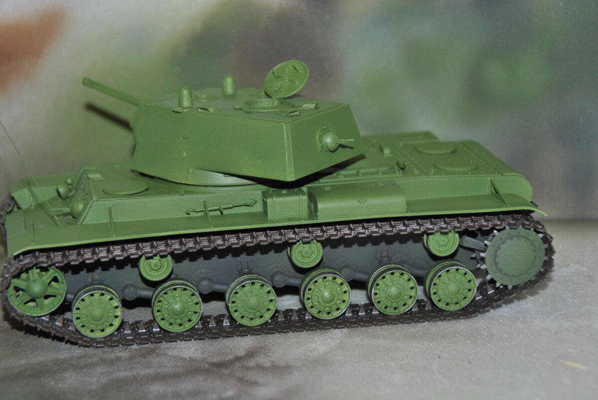 Модель КВ-1 41 года с пушкой Ф-32