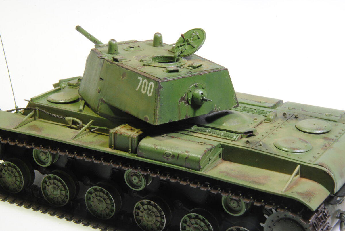 Модель КВ-1 41 года с пушкой Ф-32