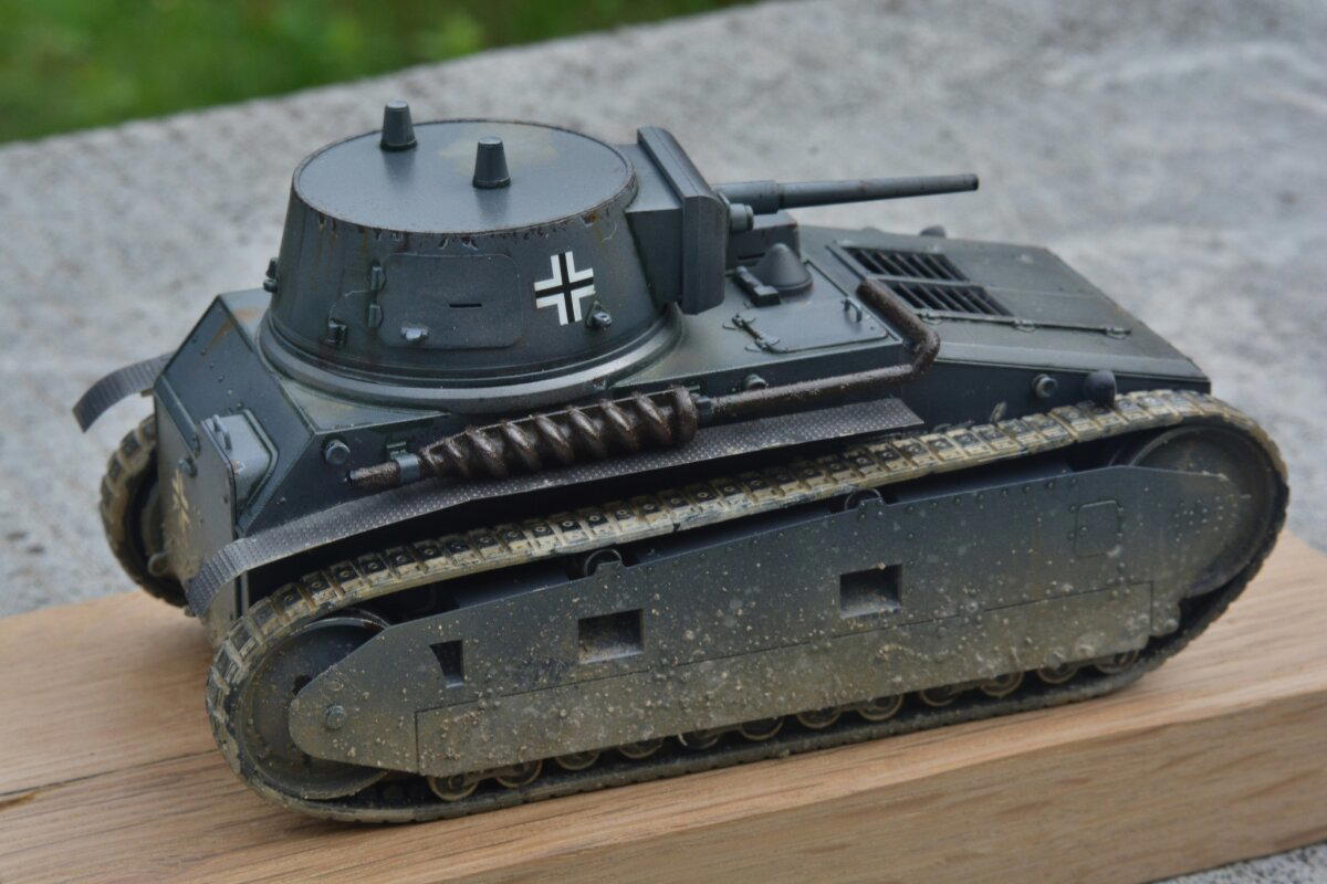 Leichttraktor 1:35 ICM