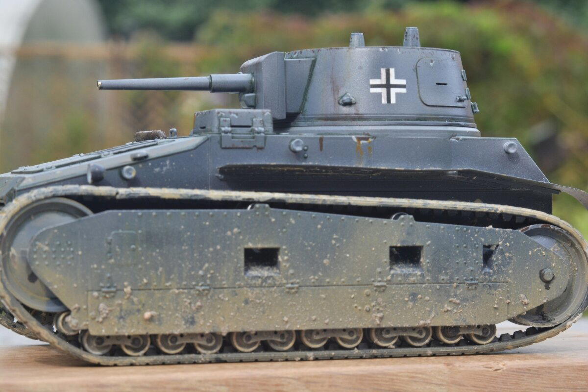 Leichttraktor 1:35 ICM