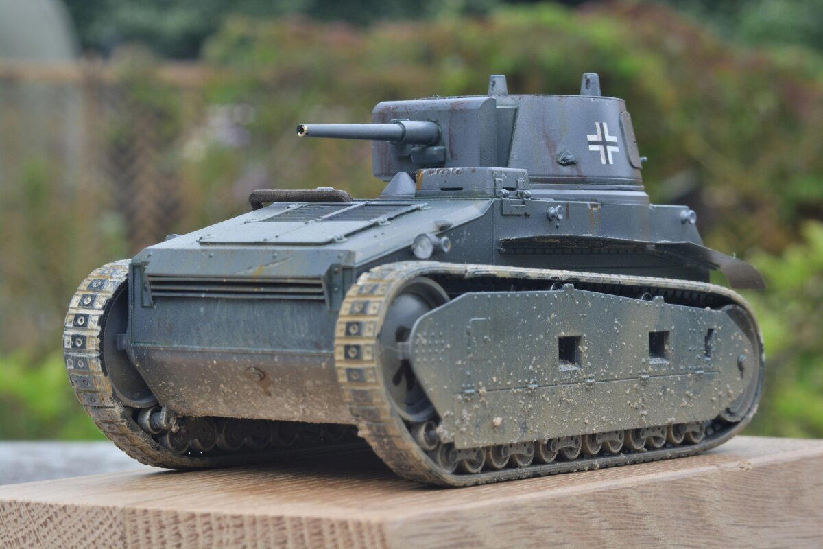 Leichttraktor 1:35 ICM