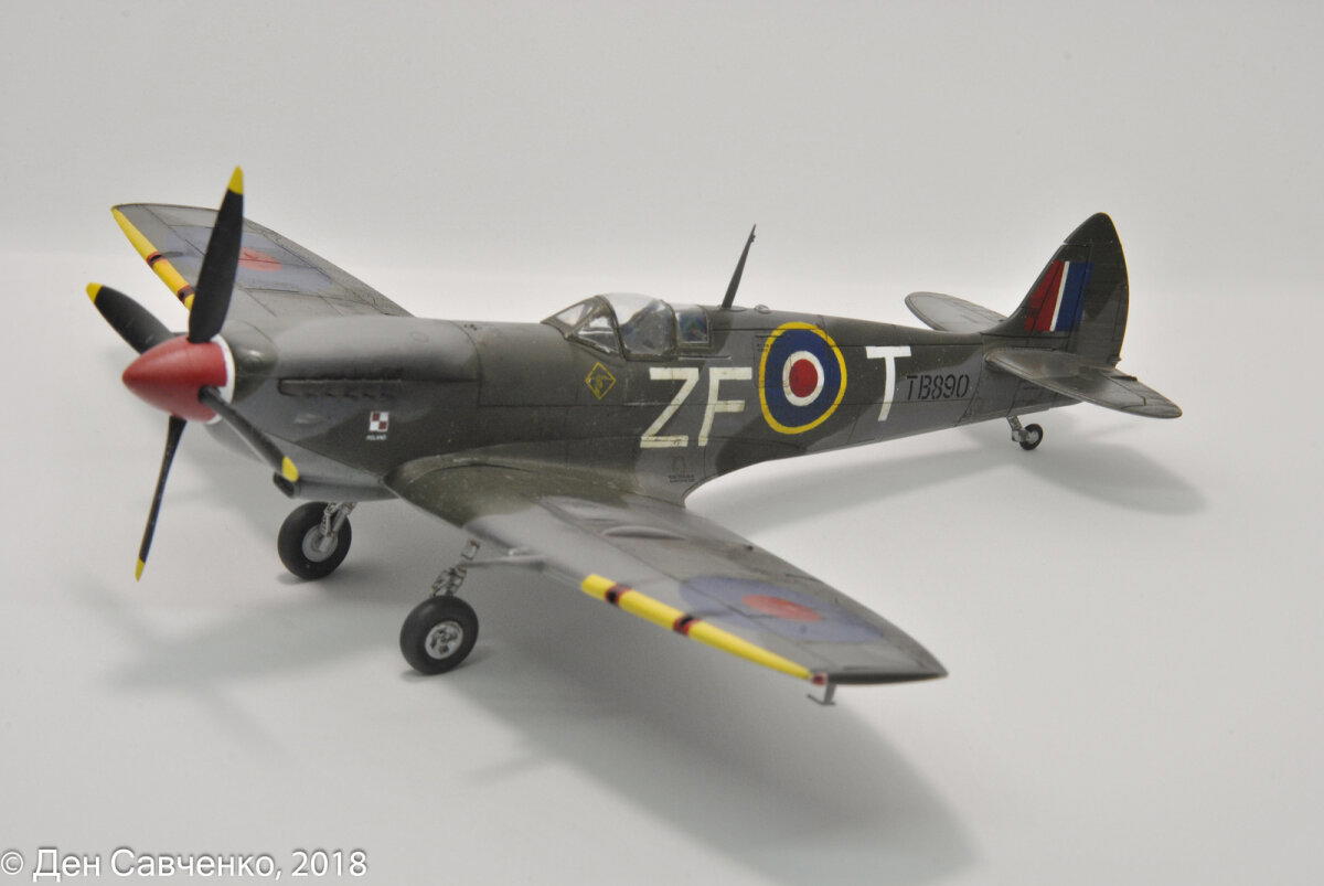 Spitfire mk.IXe 1:48 Revell